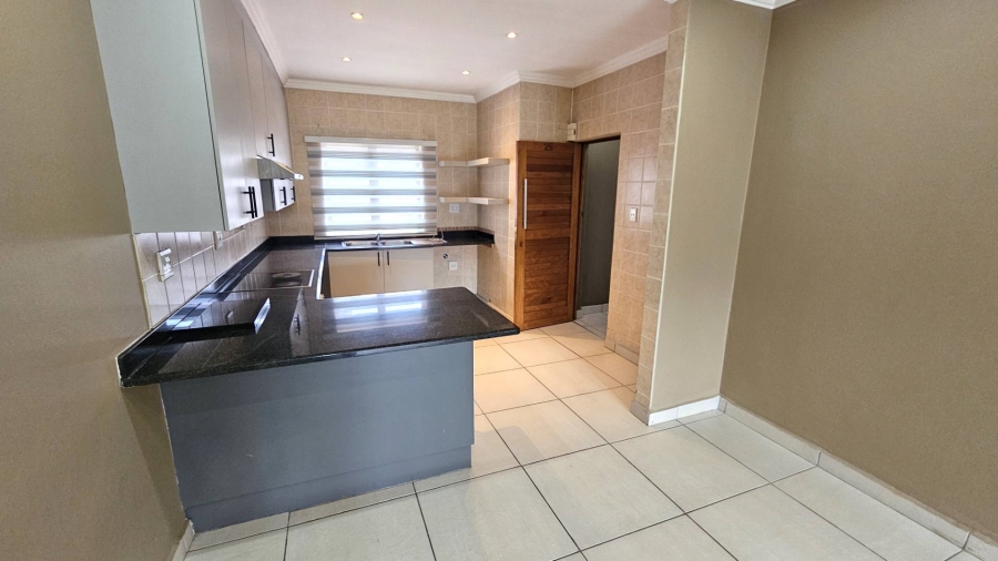 To Let 3 Bedroom Property for Rent in Melodie North West